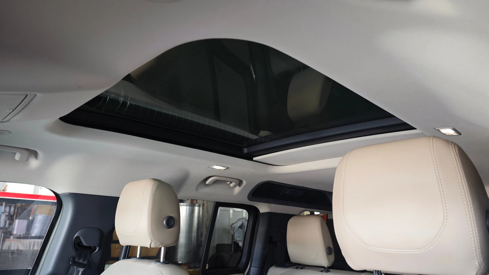 Land Rover Defender 110 FIRST EDITION, снимка 11 - Автомобили и джипове - 53982695