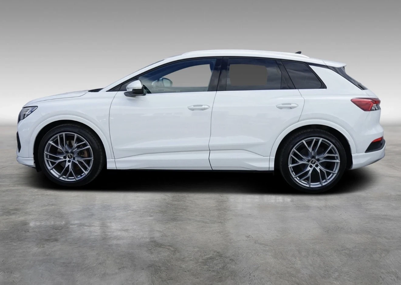 Audi Q4 50 quattro S line | 2023 г. | , снимка 2 - Автомобили и джипове - 56359084