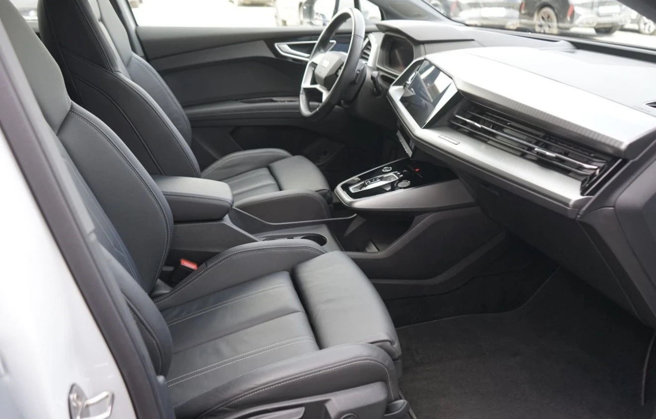 Audi Q4 50 quattro S line | 2023 г. | , снимка 7 - Автомобили и джипове - 56359084