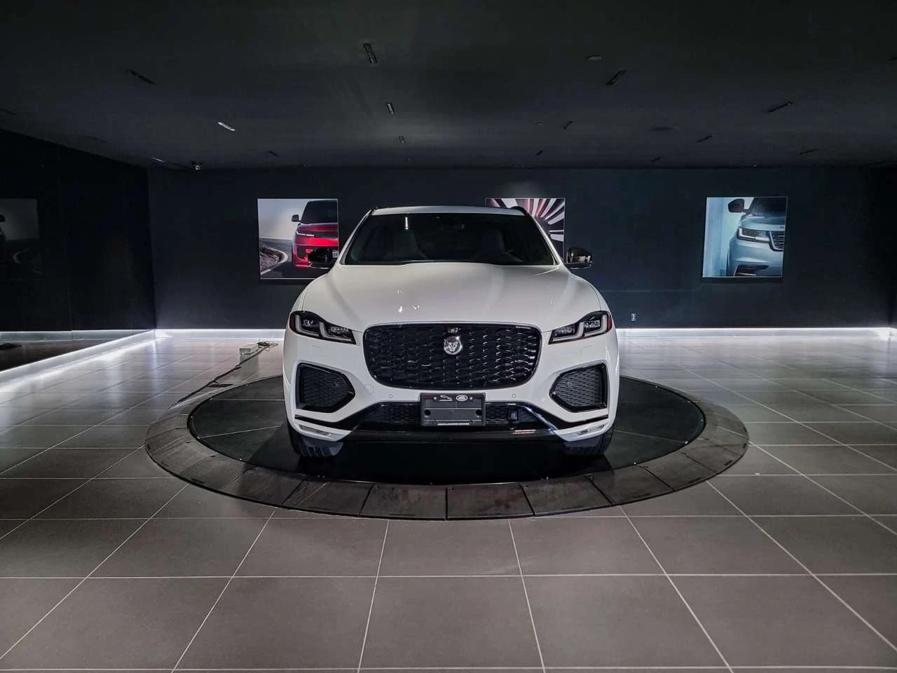 Jaguar F-PACE P250 R-Dynamic S | Sunroof | Navigation | Bluetoot | Mobile.bg � ����������� 2