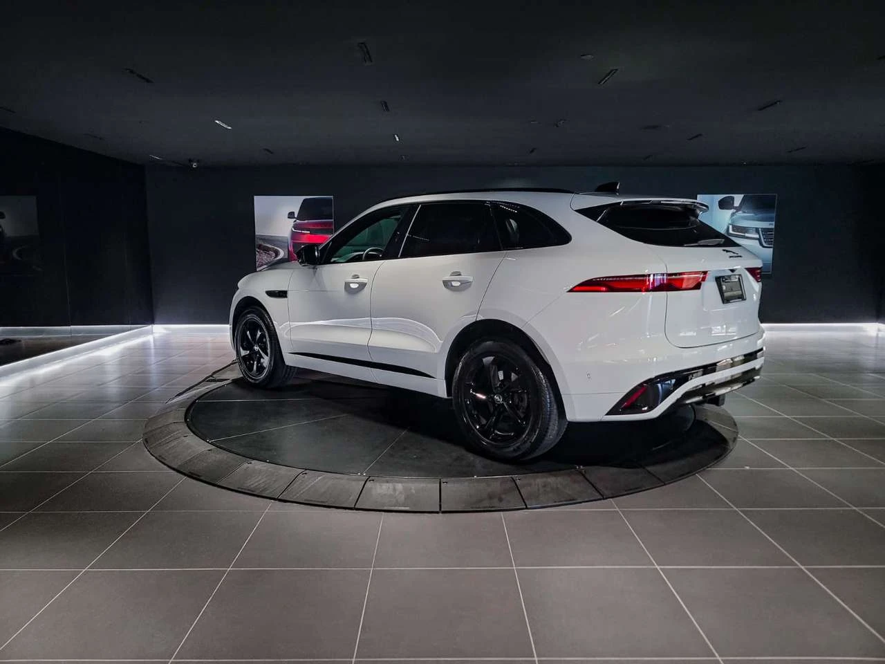 Jaguar F-PACE P250 R-Dynamic S | Sunroof | Navigation | Bluetoot | Mobile.bg � ����������� 7