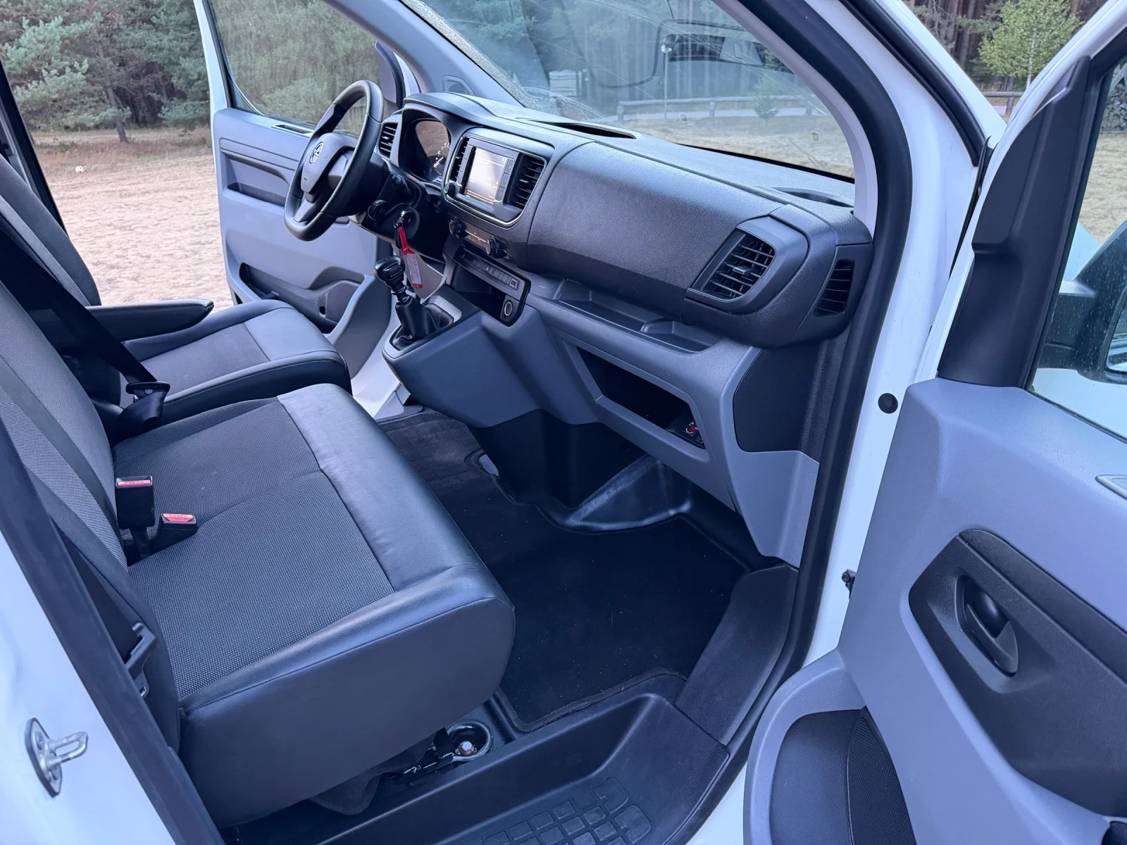 Opel Vivaro 2.0CDTI.Нов внос-Германия, Нови гуми, Топ състояни, снимка 13 - Бусове и автобуси - 55931261