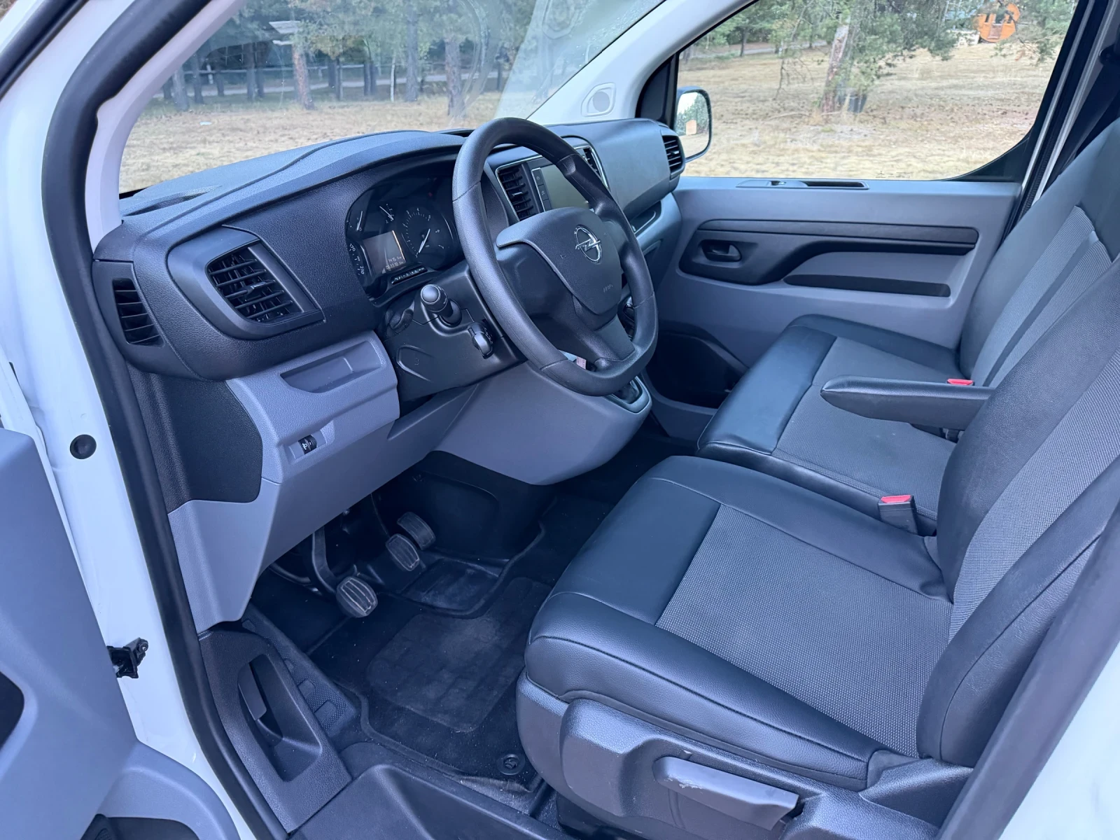Opel Vivaro 2.0CDTI.Нов внос-Германия, Нови гуми, Топ състояни, снимка 9 - Бусове и автобуси - 55931261