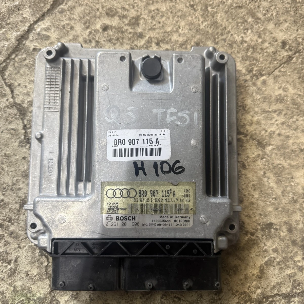 Компютър мотор двигател ECU AUDI A4 A6 A5 Q5 20TFSI CDN 8R2907115A ном 106