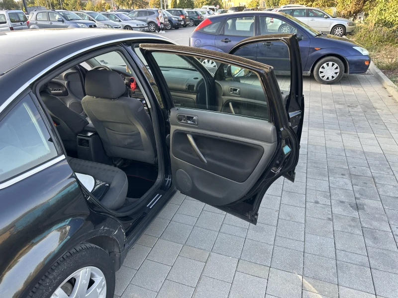 VW Passat, снимка 12 - Автомобили и джипове - 47531933