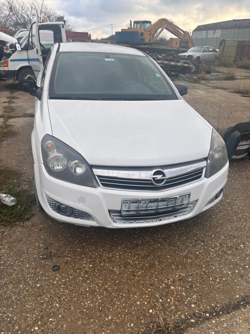 Opel Astra, снимка 1 - Автомобили и джипове - 48352380