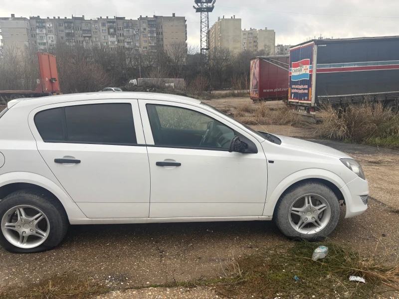 Opel Astra, снимка 2 - Автомобили и джипове - 48352380