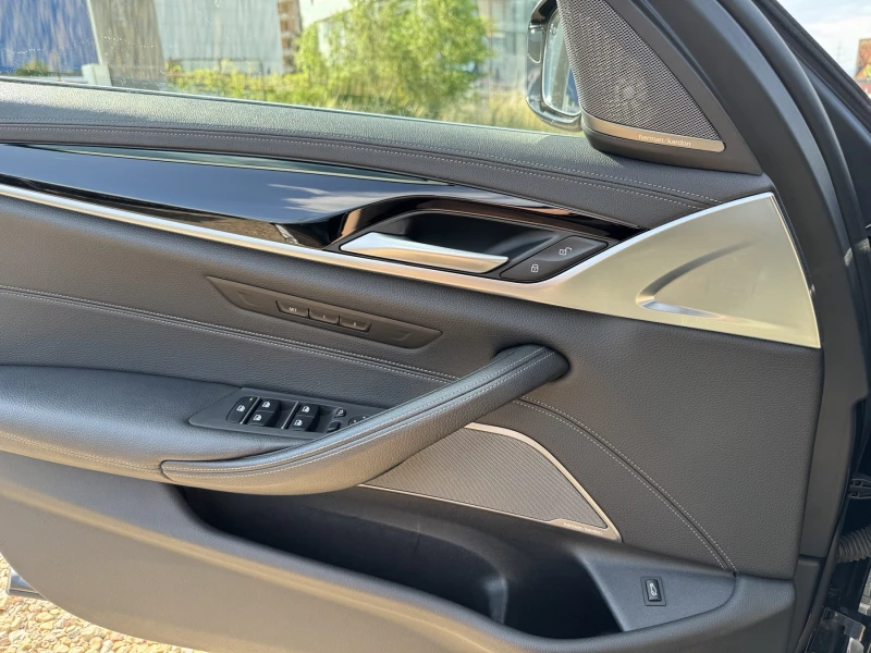 BMW 540 i xDrive FACELIFT, снимка 8 - Автомобили и джипове - 51916902