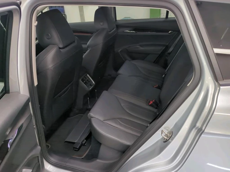 Skoda Enyaq  60 Suite, снимка 6 - Автомобили и джипове - 52223730