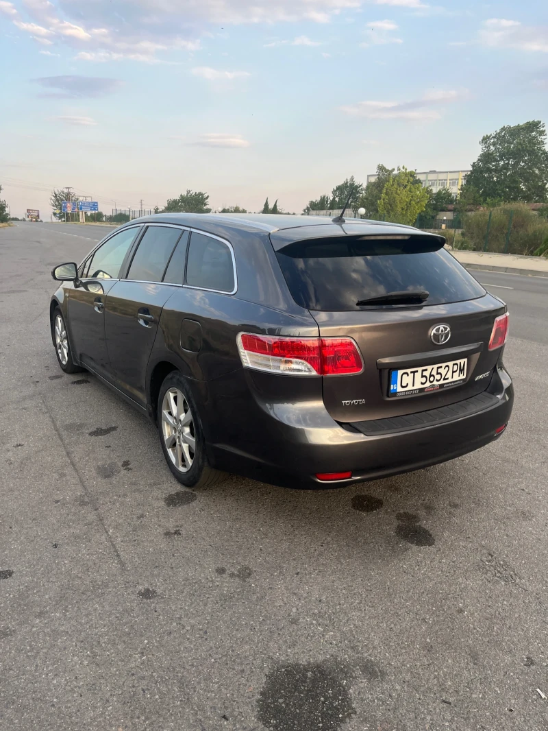 Toyota Avensis 2.2D, снимка 6 - Автомобили и джипове - 52904149