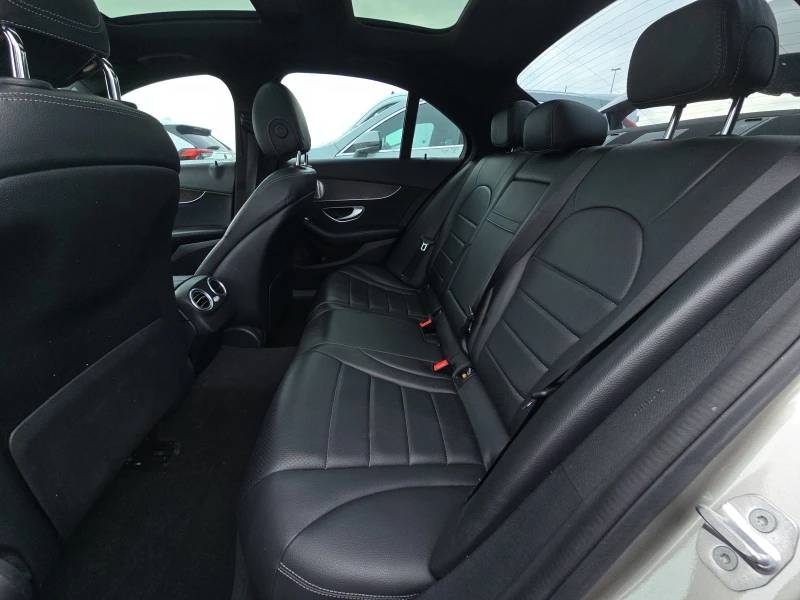 Mercedes-Benz C 300 4MATIC, снимка 15 - Автомобили и джипове - 53500076