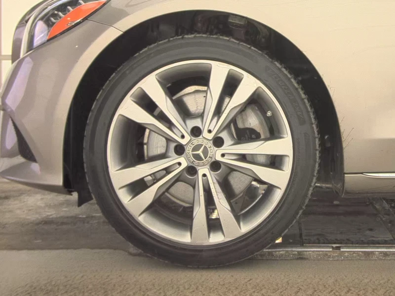 Mercedes-Benz C 300 4MATIC, снимка 9 - Автомобили и джипове - 53500076