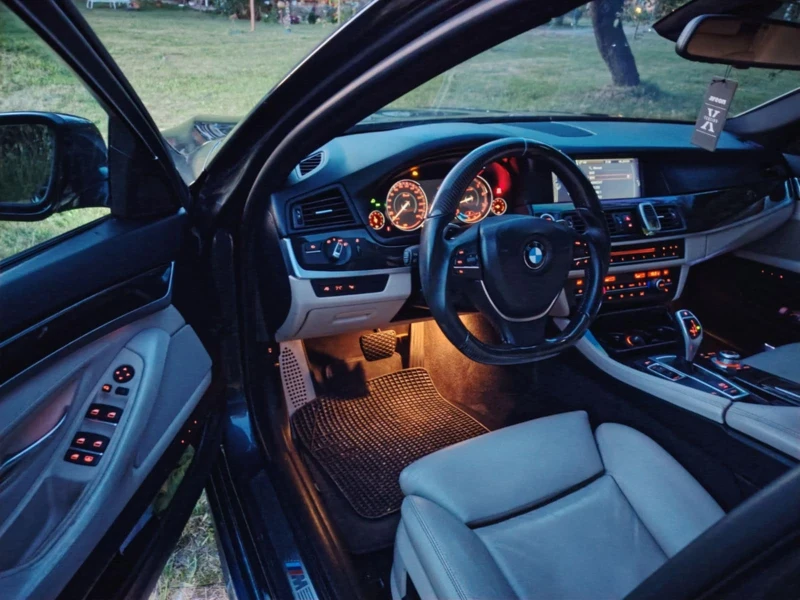 BMW 550 i 4.4 V8 408кс М-ПАКЕТ 2011г, снимка 10 - Автомобили и джипове - 53558282