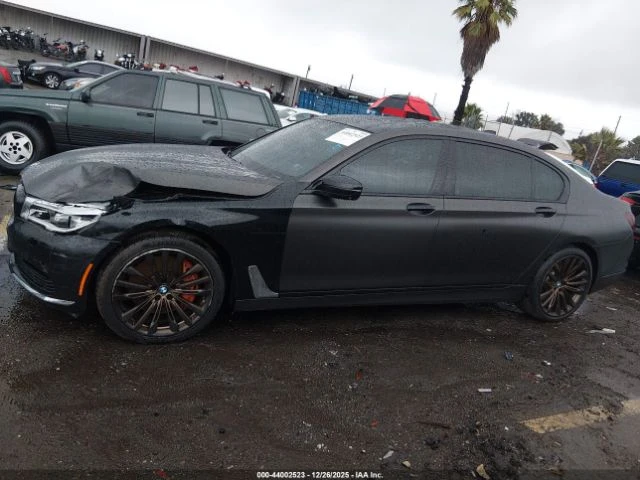 BMW 750  - изображение 7