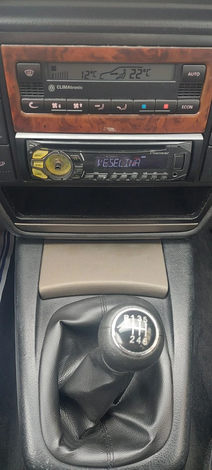 VW Passat 1.9 tdi клима, снимка 13 - Автомобили и джипове - 54248102