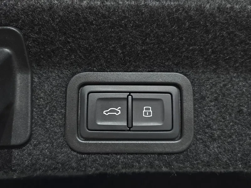 Audi A6 2.0 TFSI, снимка 16 - Автомобили и джипове - 55084772