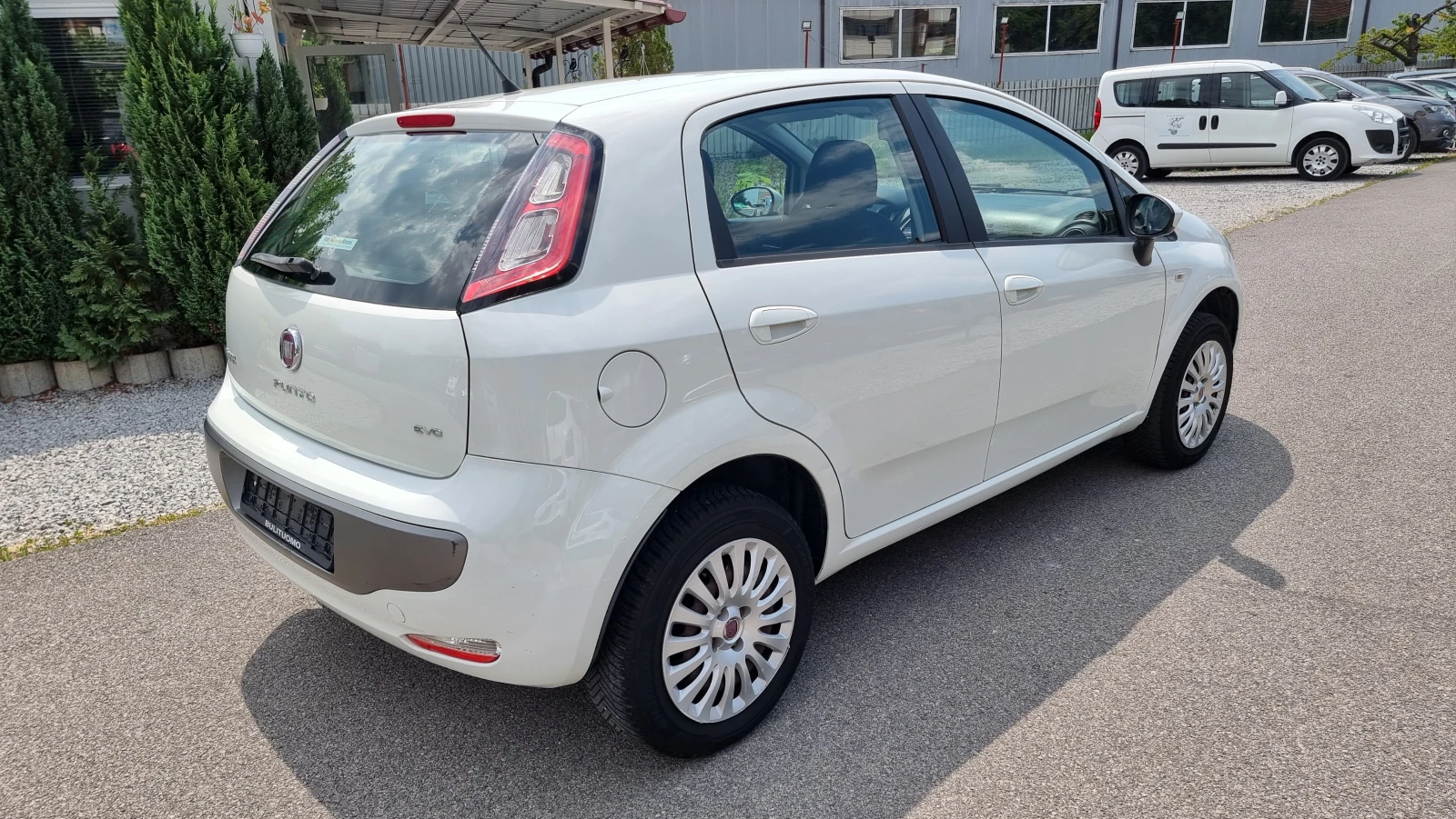 Fiat Punto 1.4i EVO Euro5A - изображение 4