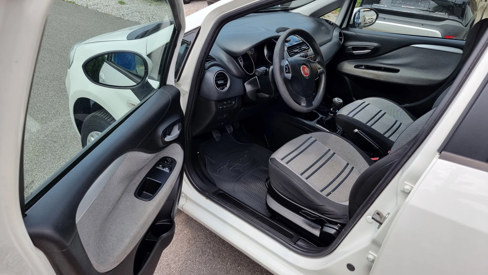Fiat Punto 1.4i EVO Euro5A - изображение 7