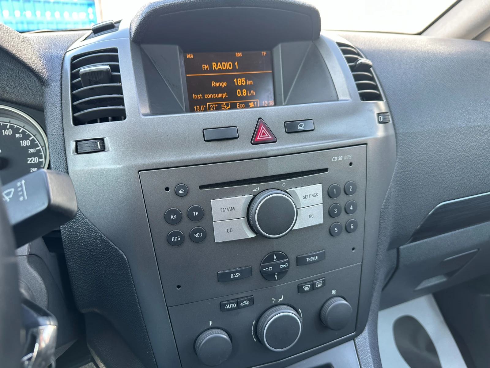 Opel Zafira, снимка 12 - Автомобили и джипове - 53746992