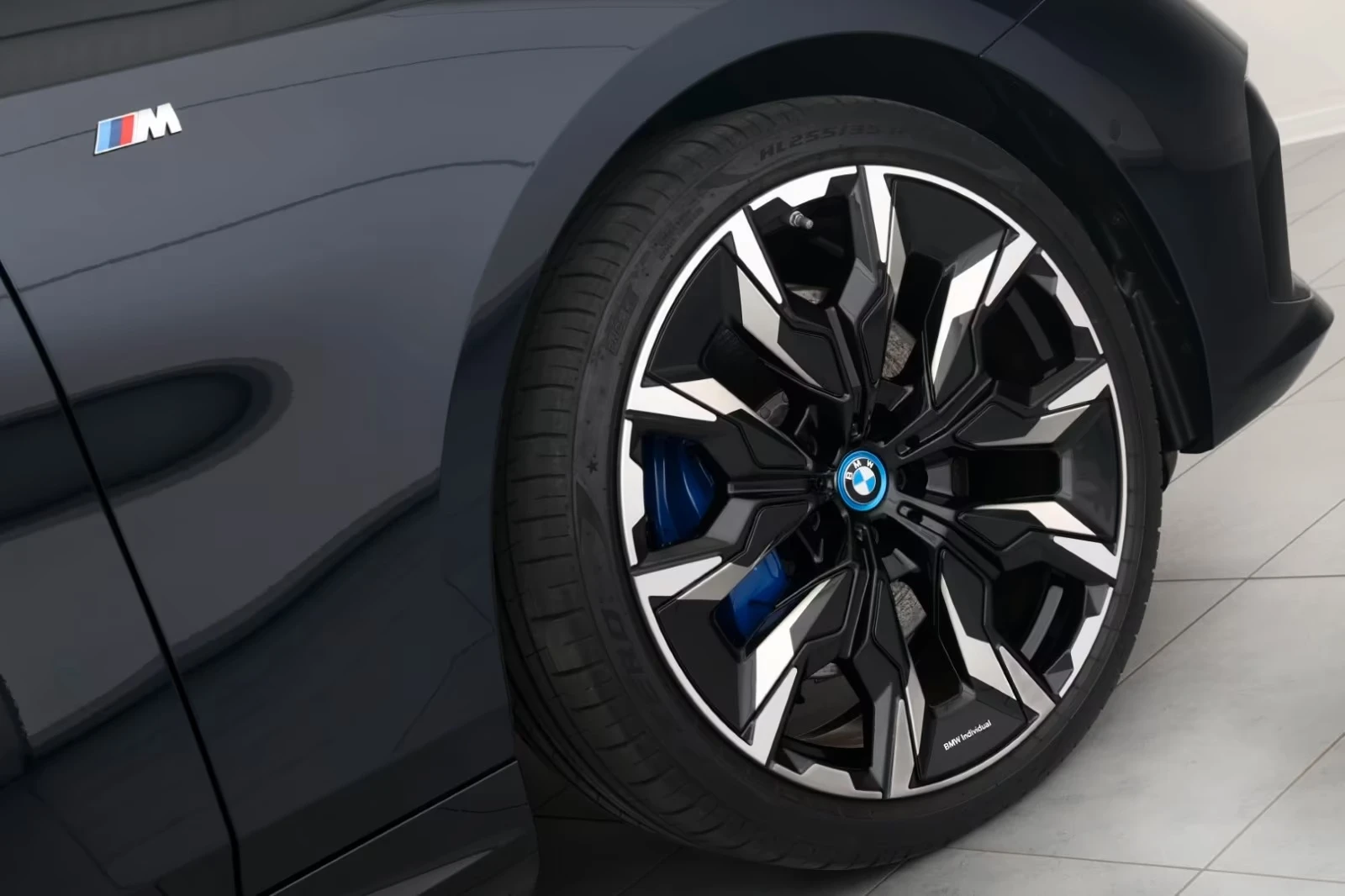 BMW i5 M60/xDrive/ICONIC GLOW/H&K/360/HEAD UP/, снимка 5 - Автомобили и джипове - 53972832