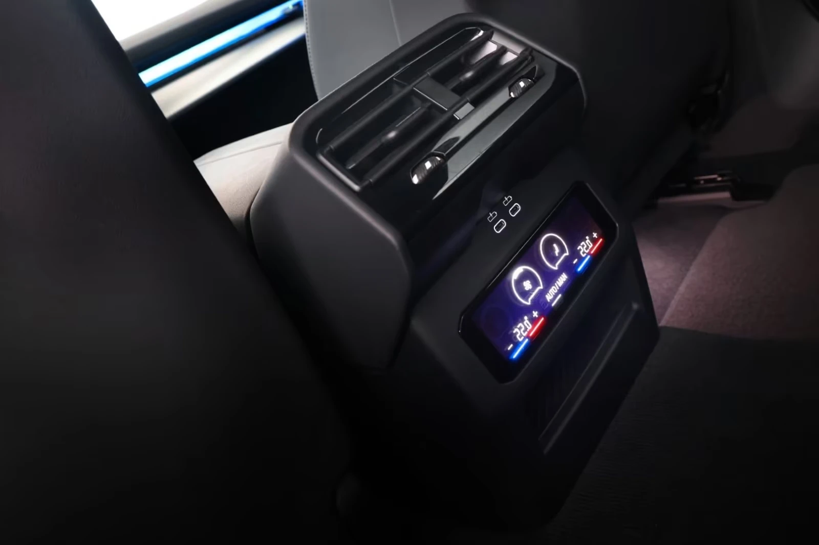 BMW i5 M60/xDrive/ICONIC GLOW/H&K/360/HEAD UP/, снимка 15 - Автомобили и джипове - 53972832