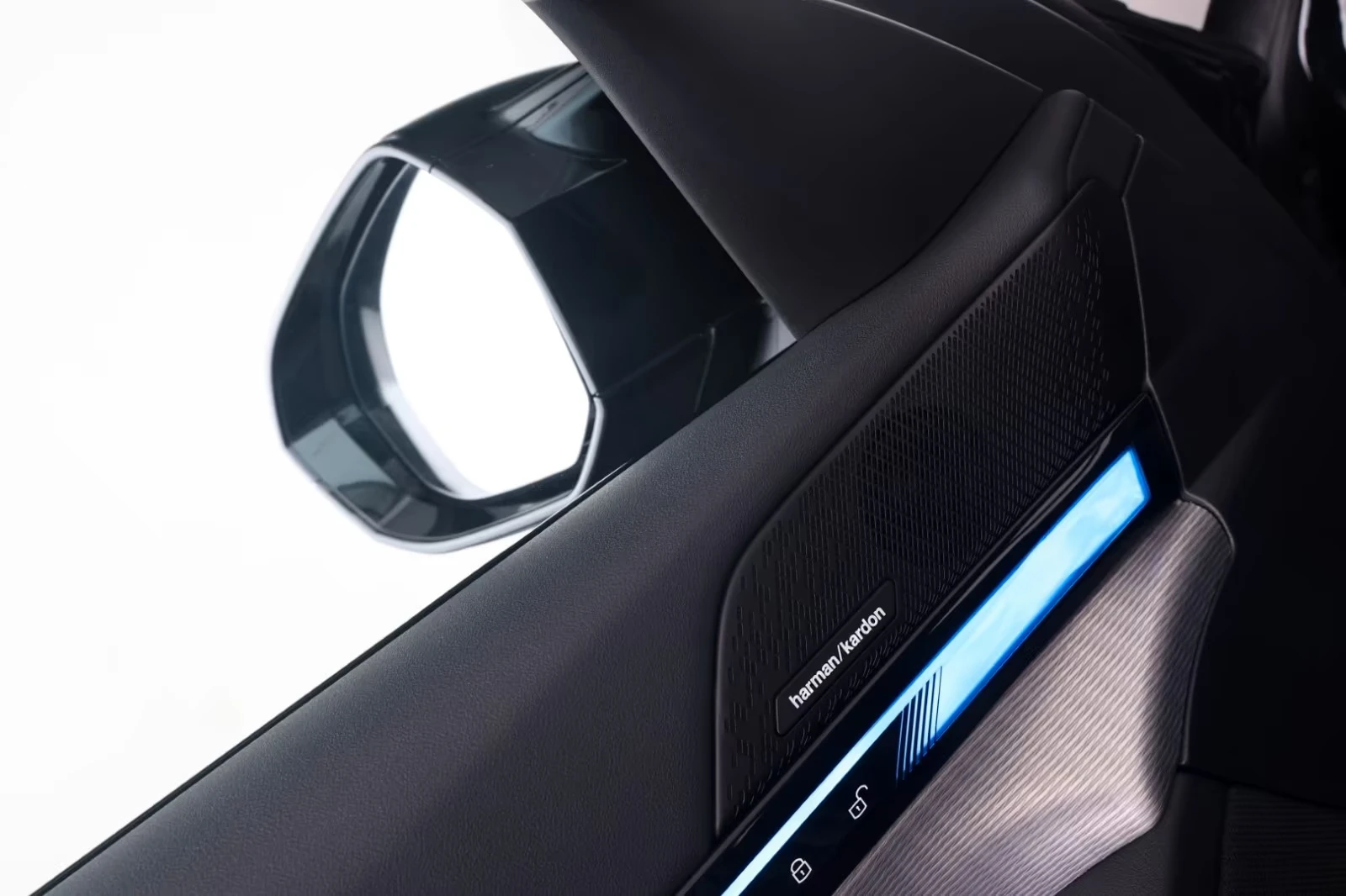 BMW i5 M60/xDrive/ICONIC GLOW/H&K/360/HEAD UP/, снимка 8 - Автомобили и джипове - 53972832