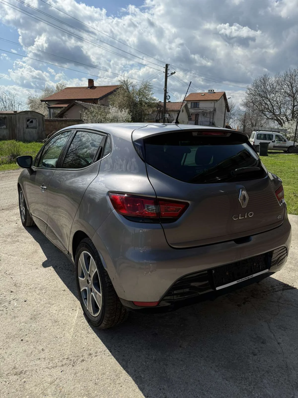 Renault Clio, снимка 6 - Автомобили и джипове - 54140997