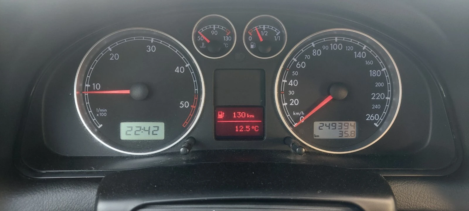 VW Passat 1.9 tdi клима, снимка 9 - Автомобили и джипове - 54248102