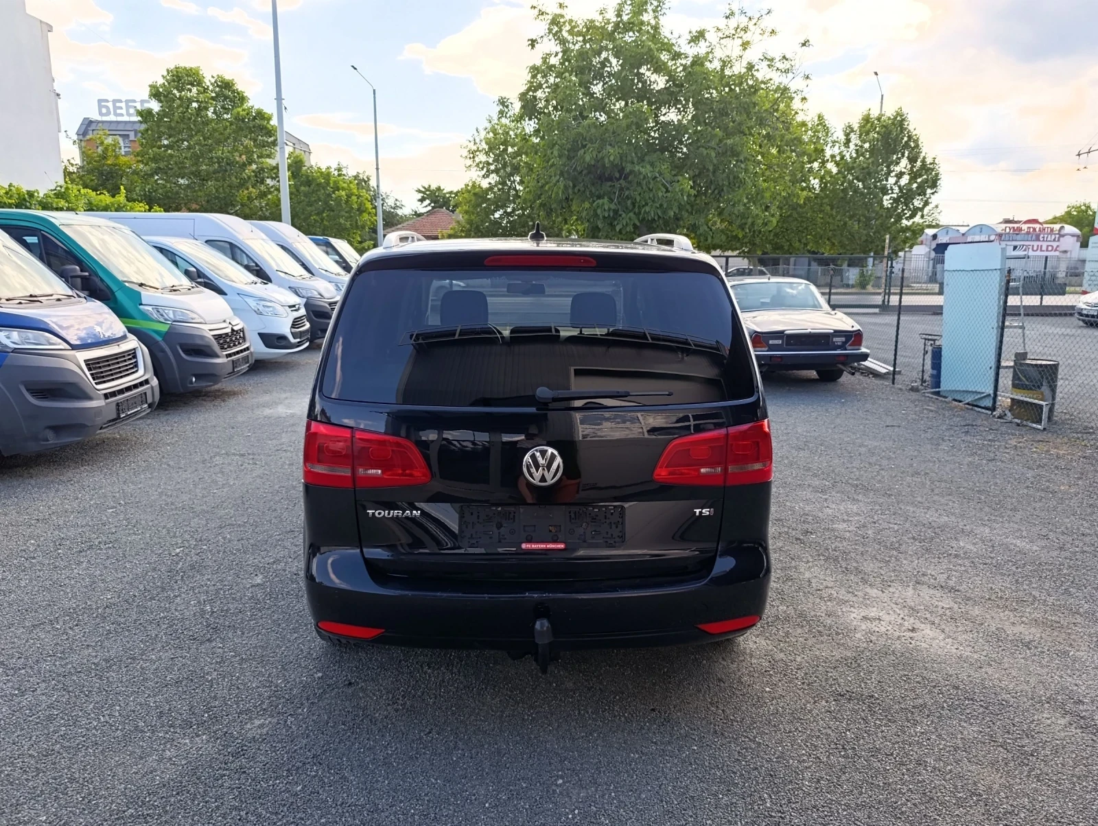 VW Touran Facelift 1.4 TSI 140 !! FULL SERVICE !!, снимка 6 - Автомобили и джипове - 54960978