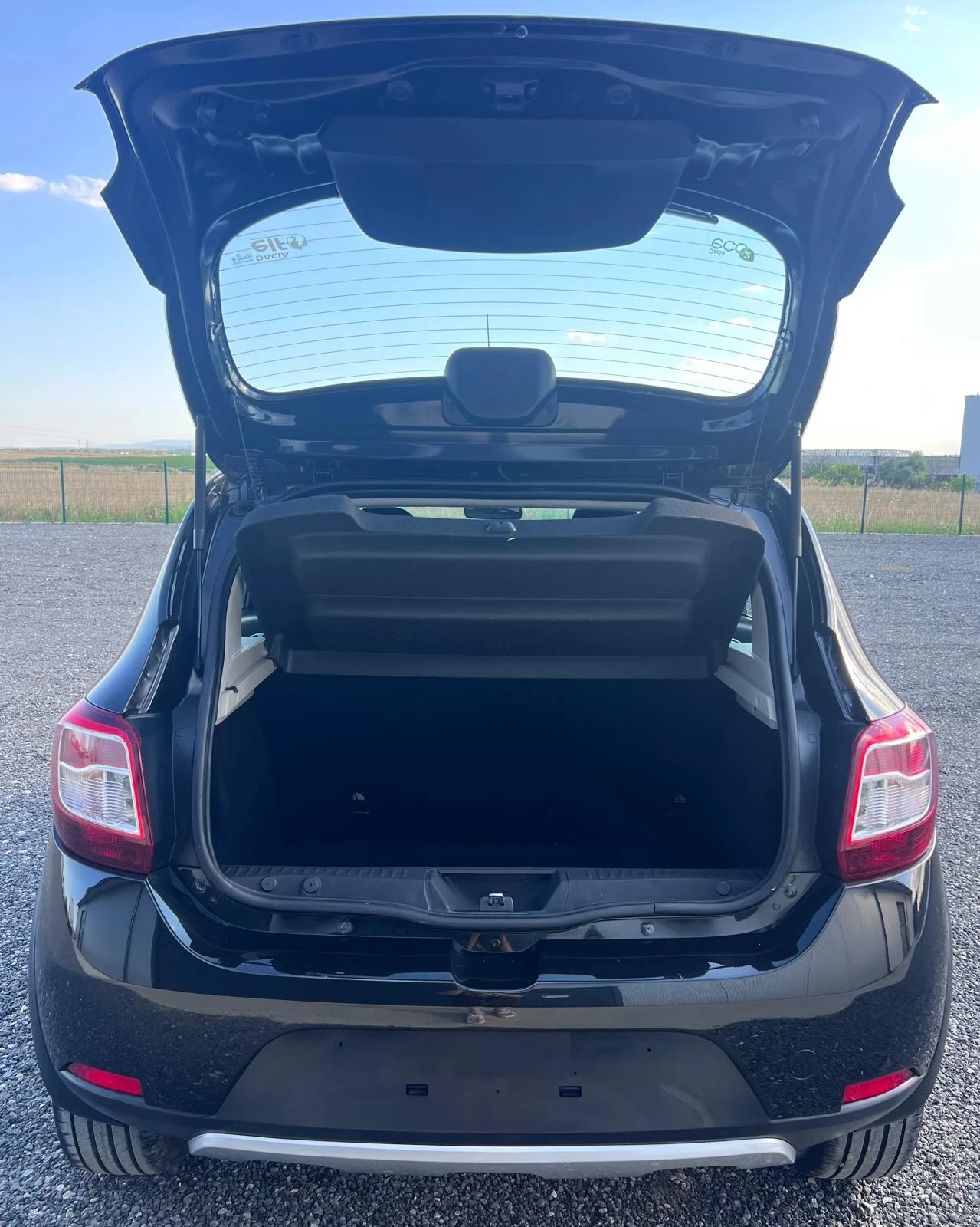Dacia Sandero 0.9 TCE STEPWAY, снимка 15 - Автомобили и джипове - 54983543