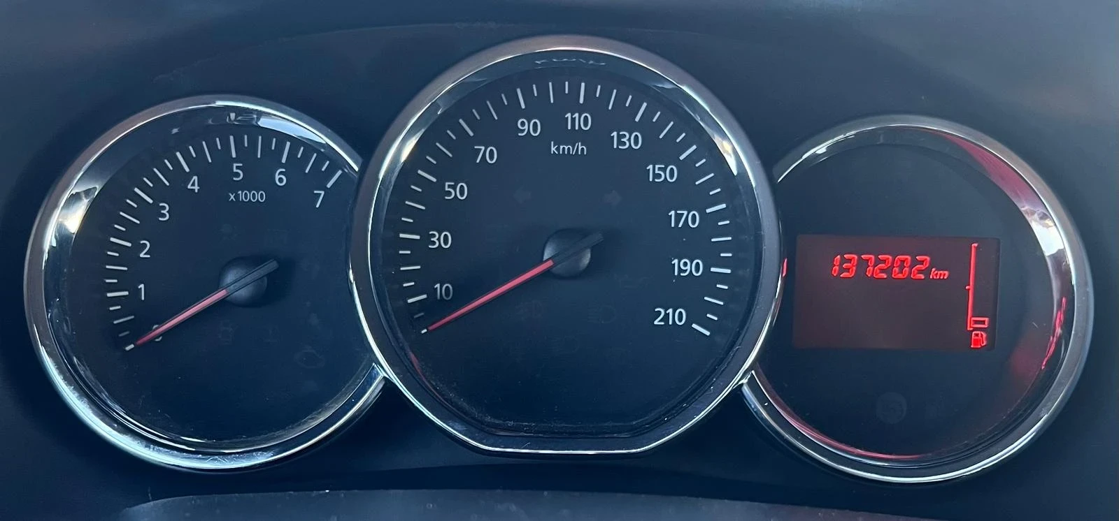 Dacia Sandero 0.9 TCE STEPWAY, снимка 13 - Автомобили и джипове - 54983543
