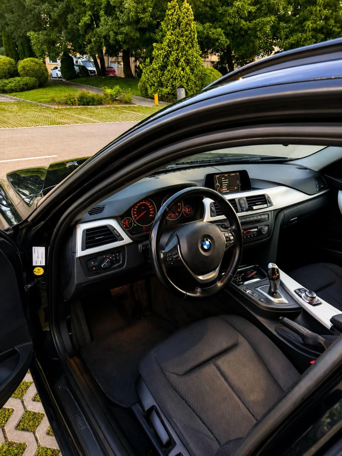 BMW 318 F31, снимка 6 - Автомобили и джипове - 55770117