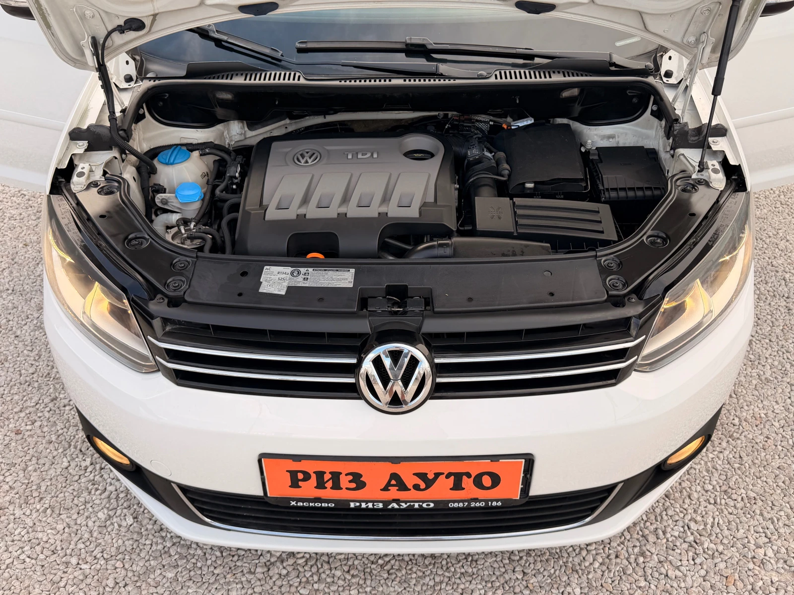 VW Touran 1.6TDI* 105ks* 6sk* КАТО НОВА* LIZING, снимка 17 - Автомобили и джипове - 55929290