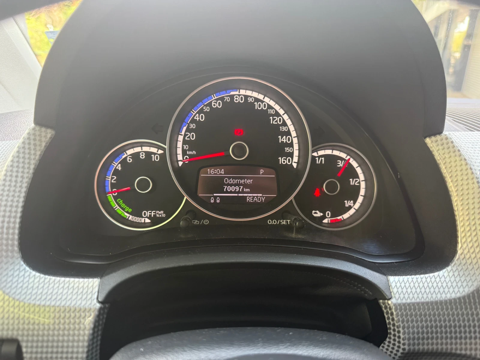 VW Up, снимка 8 - Автомобили и джипове - 56158561
