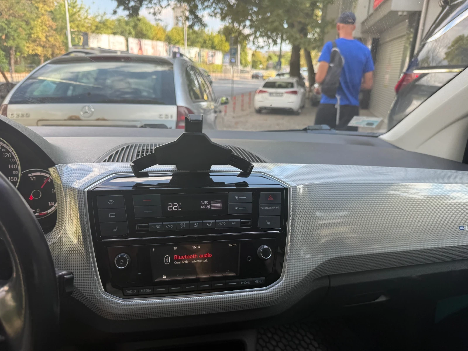 VW Up, снимка 11 - Автомобили и джипове - 56158561