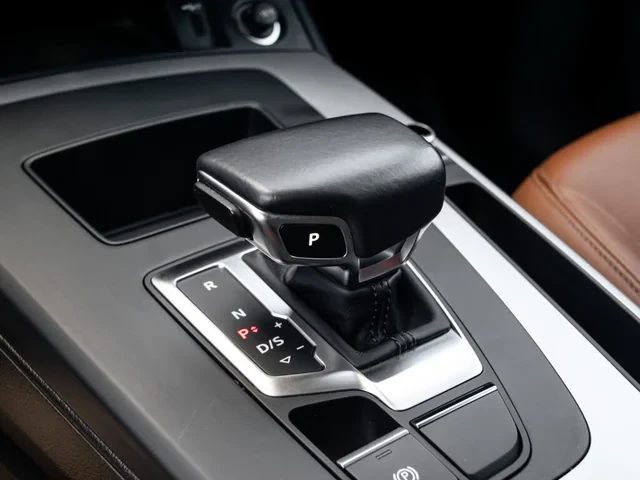 Audi Q5 quattro Komfort* 45 TFSI* АвтоКредит* (ЦЕНА ДО БГ), снимка 11 - Автомобили и джипове - 53474561