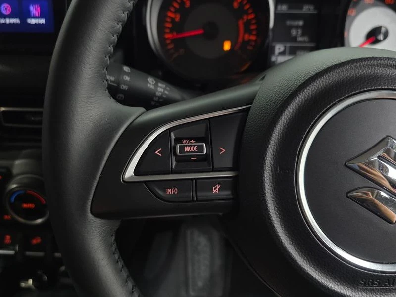 Suzuki Jimny 0.7 Automatic, снимка 17 - Автомобили и джипове - 55775497