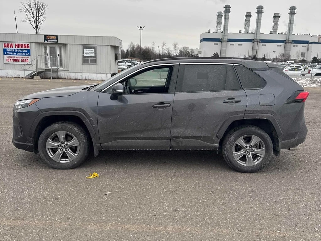 Toyota Rav4 2022 XLE * CARFAX * БЕЗ ПЪРВОНАЧАЛНА ВНОСКА - изображение 3