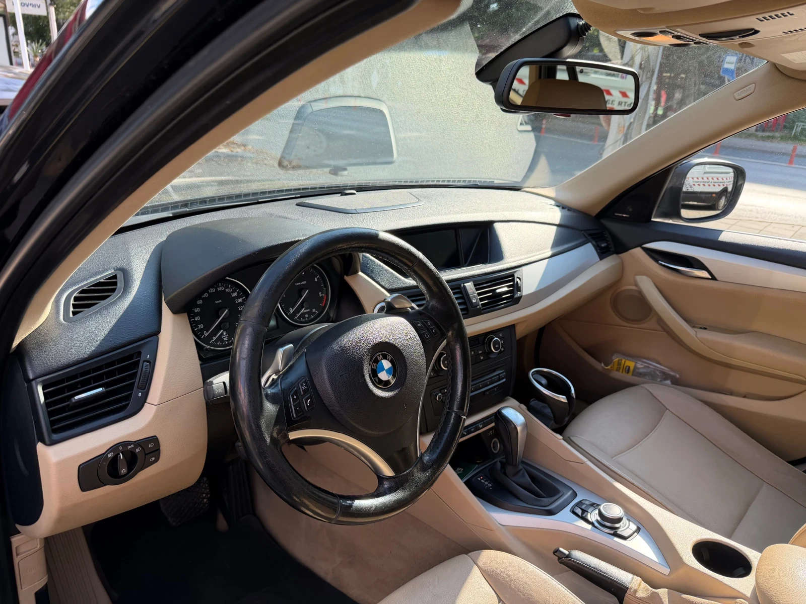 BMW X1 2.5 XD Всички екстри , снимка 6 - Автомобили и джипове - 56140538