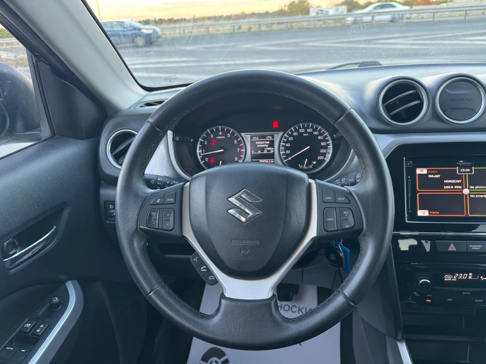 Suzuki Vitara 1.6i LPG , снимка 11 - Автомобили и джипове - 56628335