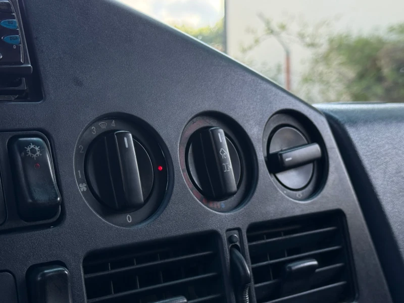 Mercedes-Benz Sprinter 412 2.9 TDI ПАДАЩ БОРД РАБОТЕЩ КЛИМАТИК, снимка 12 - Бусове и автобуси - 52217493