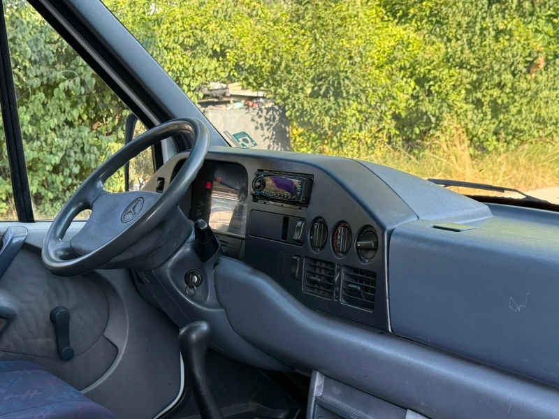 Mercedes-Benz Sprinter 412 2.9 TDI ПАДАЩ БОРД РАБОТЕЩ КЛИМАТИК, снимка 11 - Бусове и автобуси - 52217493