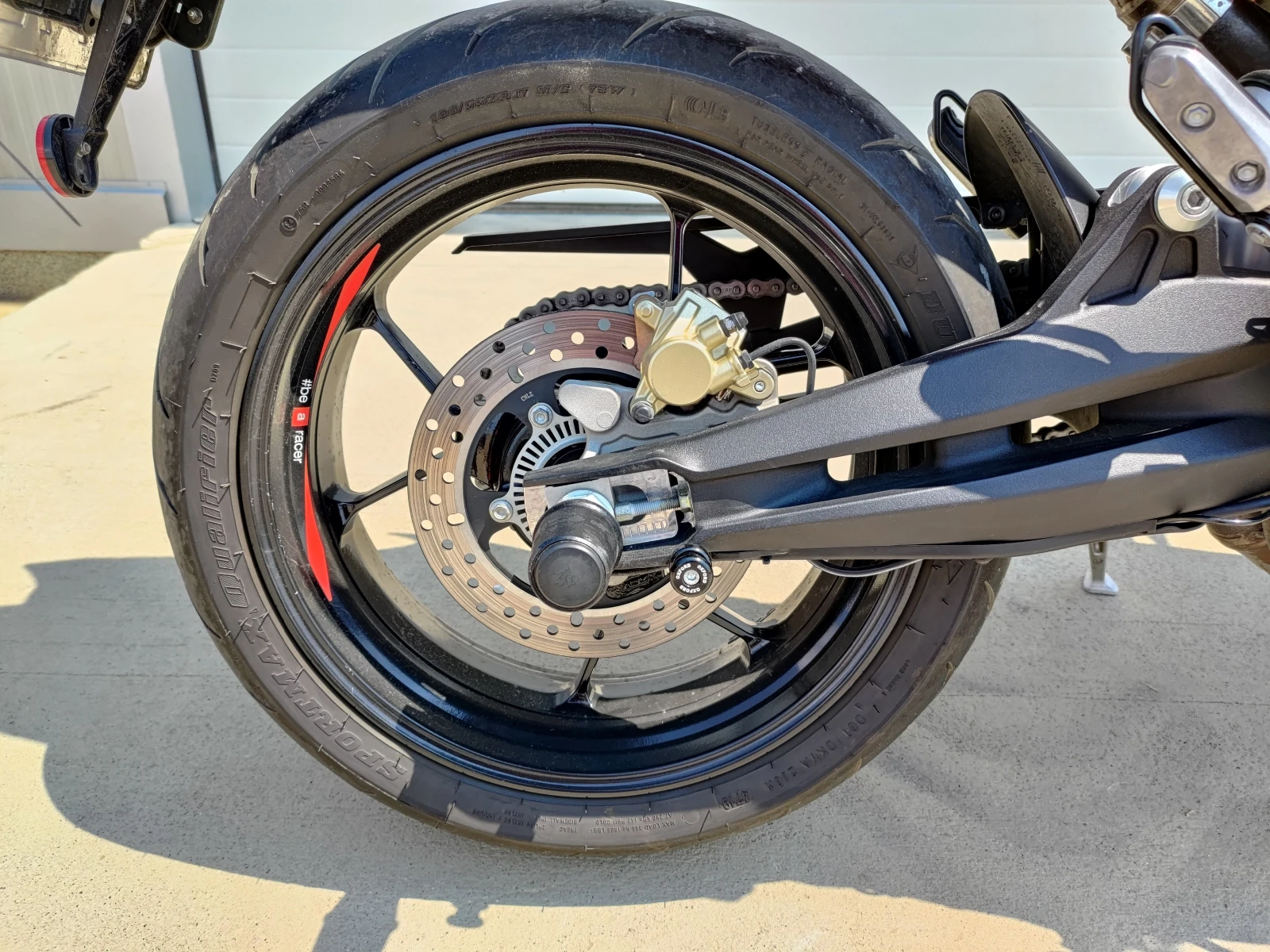 Aprilia Dorsoduro 900 - изображение 9