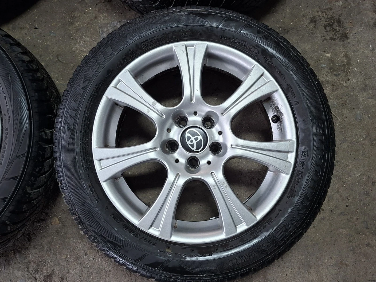 ���� � ������ 205/55R16 �� Toyota Avensis | Mobile.bg � ����������� 3