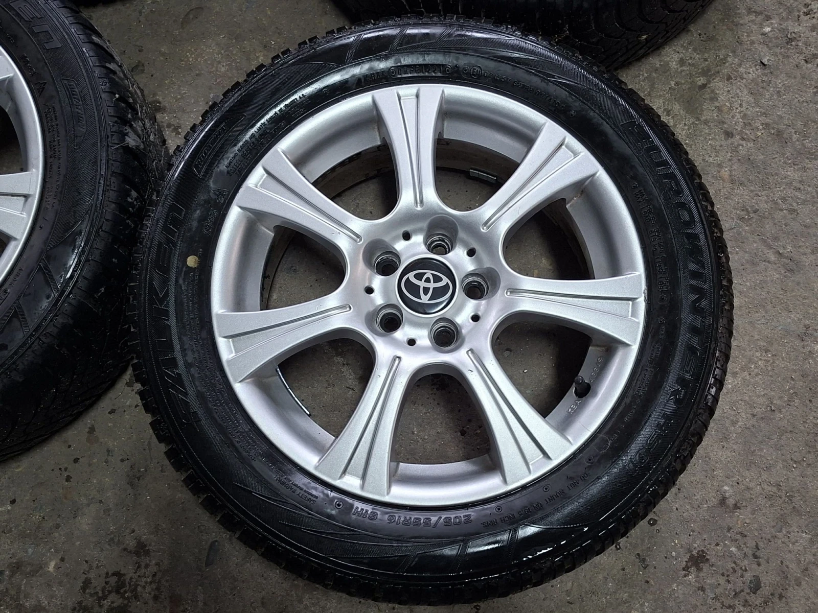 ���� � ������ 205/55R16 �� Toyota Avensis | Mobile.bg � ����������� 4