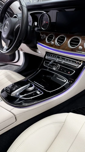 Mercedes-Benz E 300 AMG/BURMESTER/PANO/19"/LED/ПОДГРЕВ/KEYLESS, снимка 12