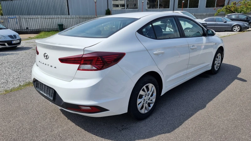 Hyundai Elantra 1.6i 16V GAZ 6ck EURO6, снимка 4 - Автомобили и джипове - 47117039