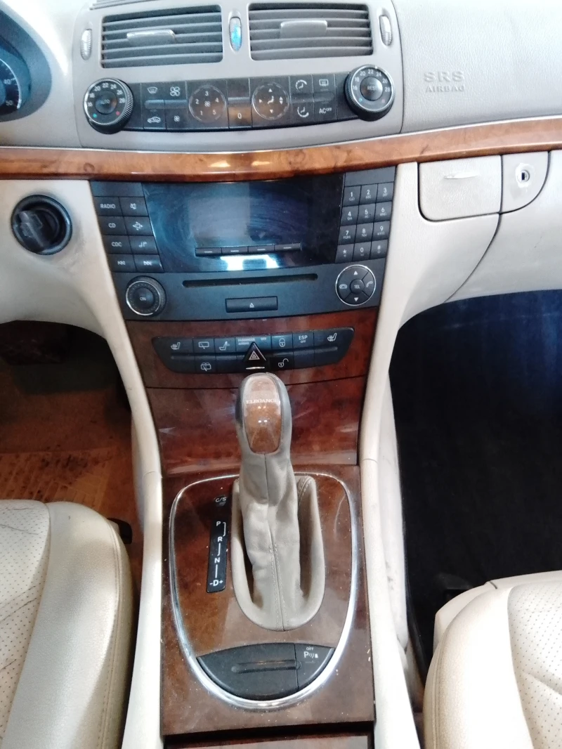 Mercedes-Benz E 220 22 cdi, снимка 7 - Автомобили и джипове - 47173181