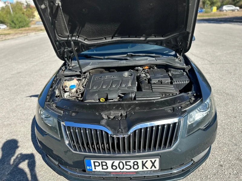 Skoda Superb, снимка 16 - Автомобили и джипове - 47423048