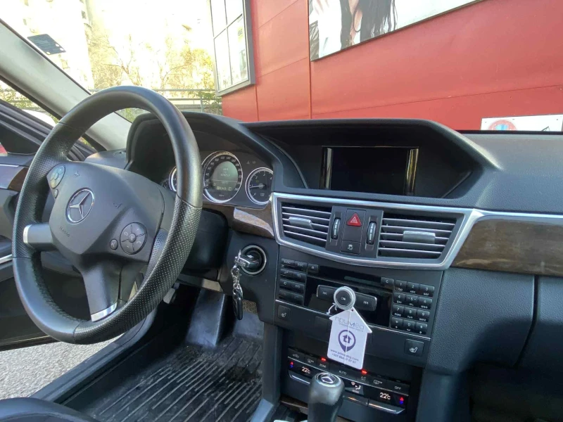 Mercedes-Benz E 200 CDI, снимка 12 - Автомобили и джипове - 52459497